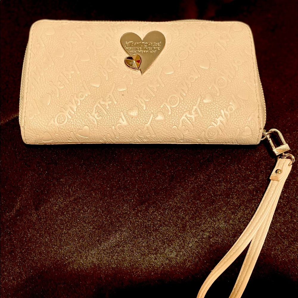 Betsey Johnson large wallet perfect condition